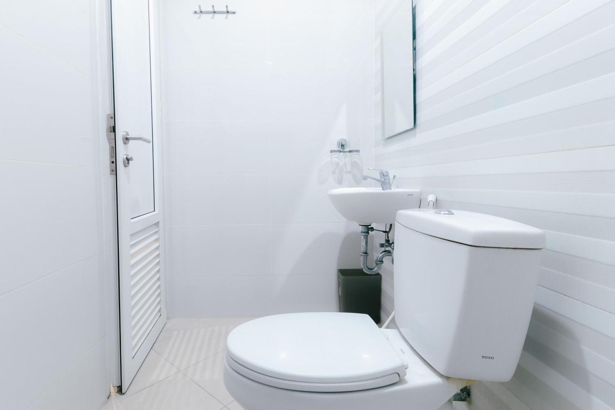 Home Guesthouse Surabaya Ngoại thất bức ảnh